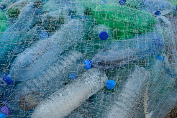 10 ideas súper fáciles para reutilizar botellas de plástico
